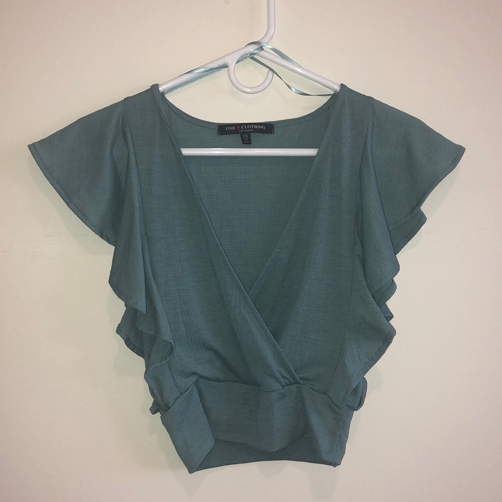 💥 Low V Neck Crop Top 💥